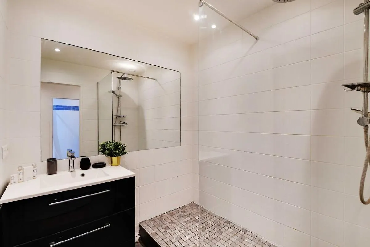 Beautiful 3Br 8P Nation Apartment Paris