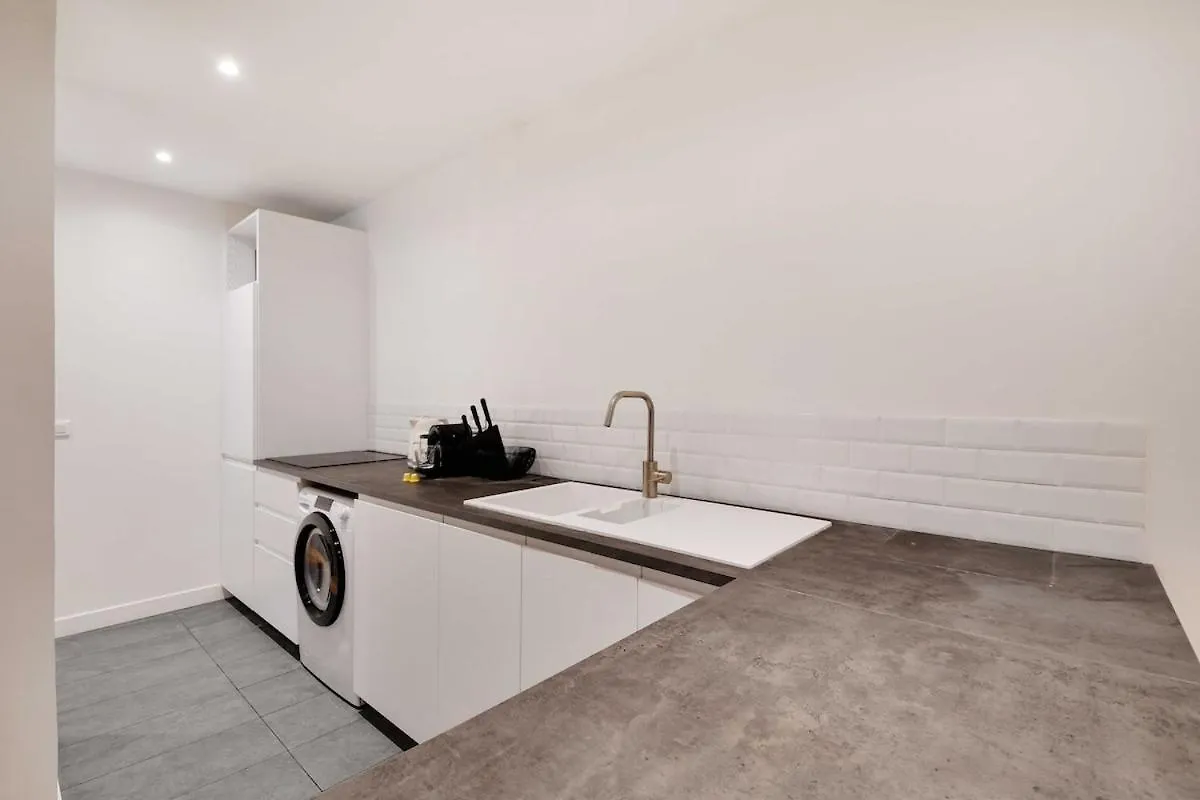 Beautiful 3Br 8P Nation Apartment Parijs Frankrijk